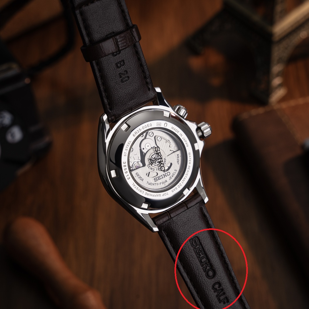 Ký hiệu "Seiko Calf" ở mặt trong của dây da trên đồng hồ Seiko nữ