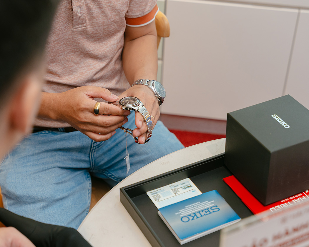 Bảo hành quốc tế 3 năm, bảo hành tăng thêm tại Hải Triều nâng tổng thời gian bảo hành lên đến 5 năm khi mua đồng hồ Seiko tại Hải Triều