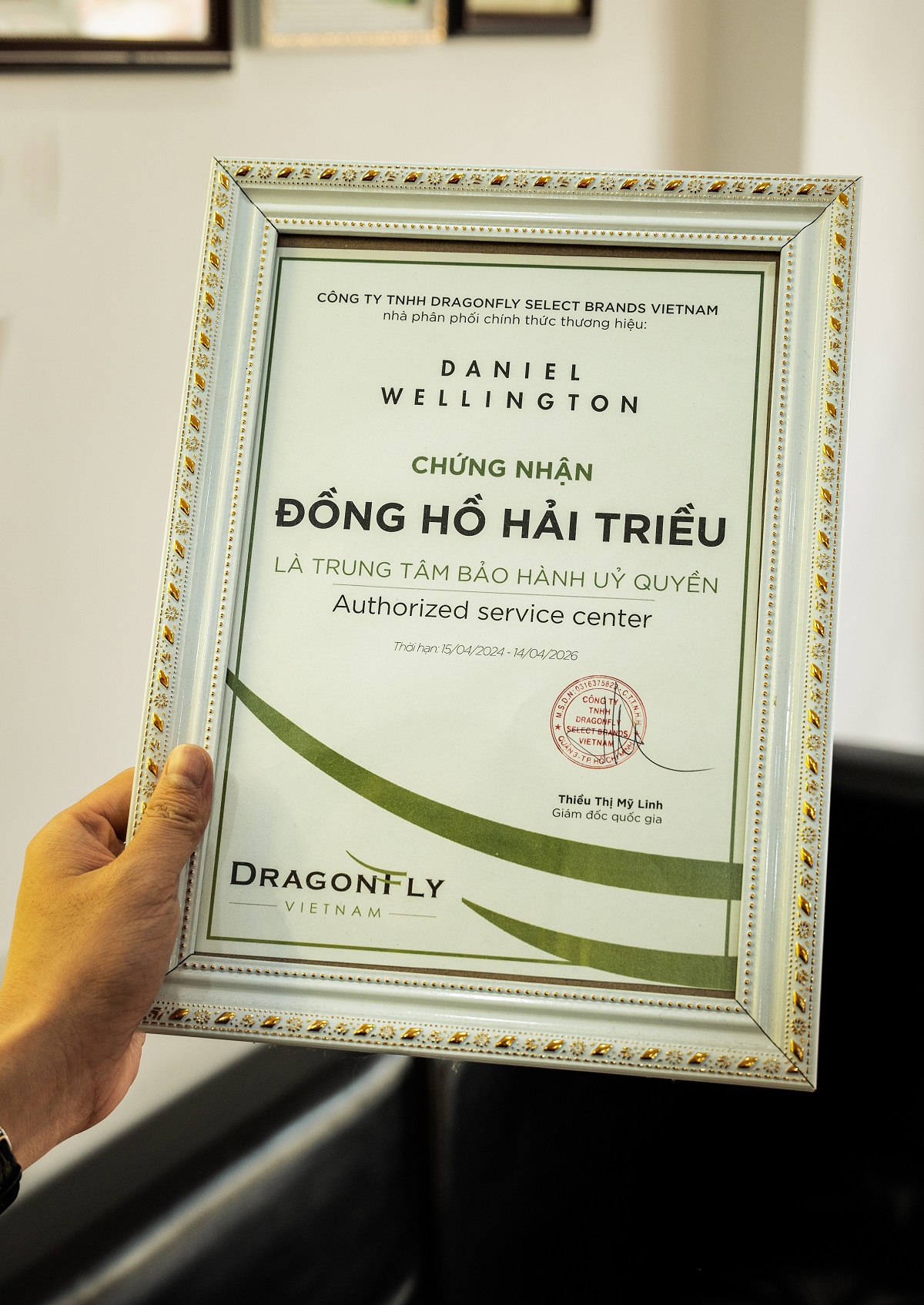 Giấy chứng nhận sửa chữa đồng hồ từ hãng DW cấp cho Trung tâm sửa chữa Đồng Hồ Hải Triều