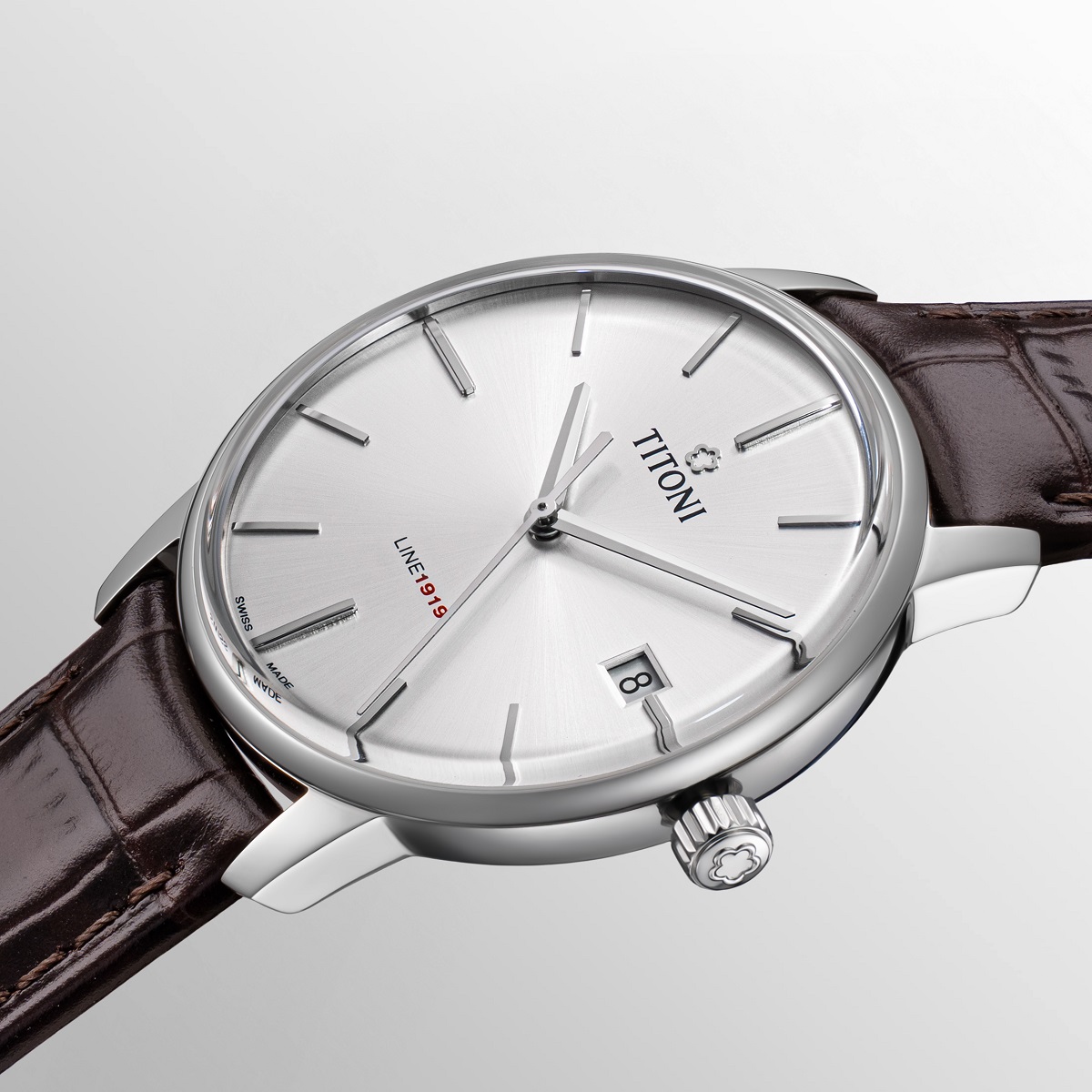 Mẫu đồng hồ Titoni Line 1919 sở hữu mặt kính Sapphire Box-shape