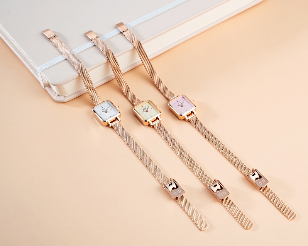 đồng hồ quartz nữ mặt vuông có ngoại hình mỏng nhẹ, thanh thoát