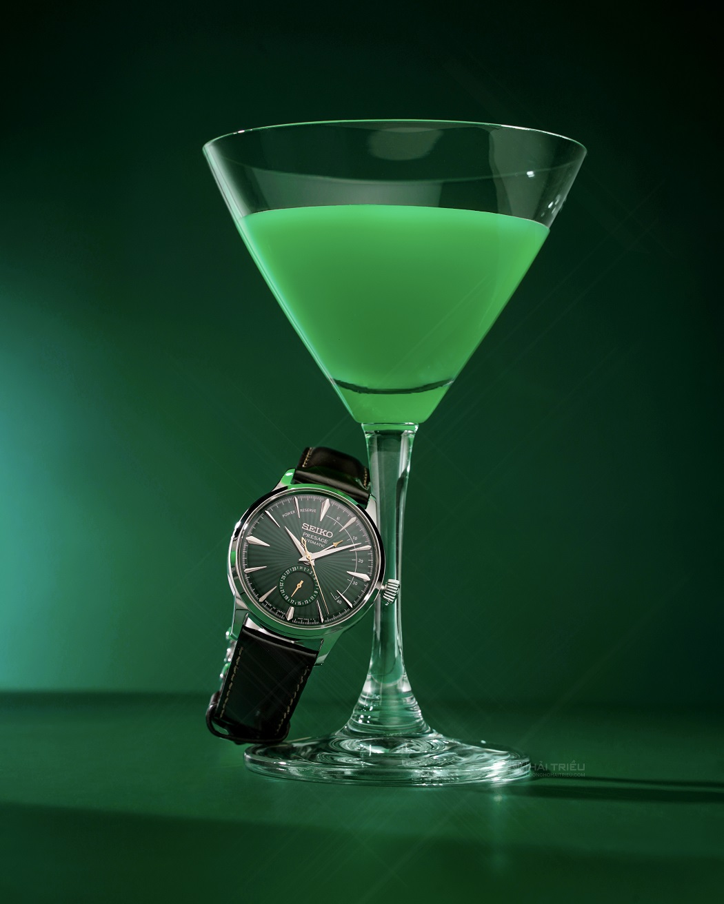 Seiko SSA459J1 với màu xanh của ly Cocktail Mockingbird