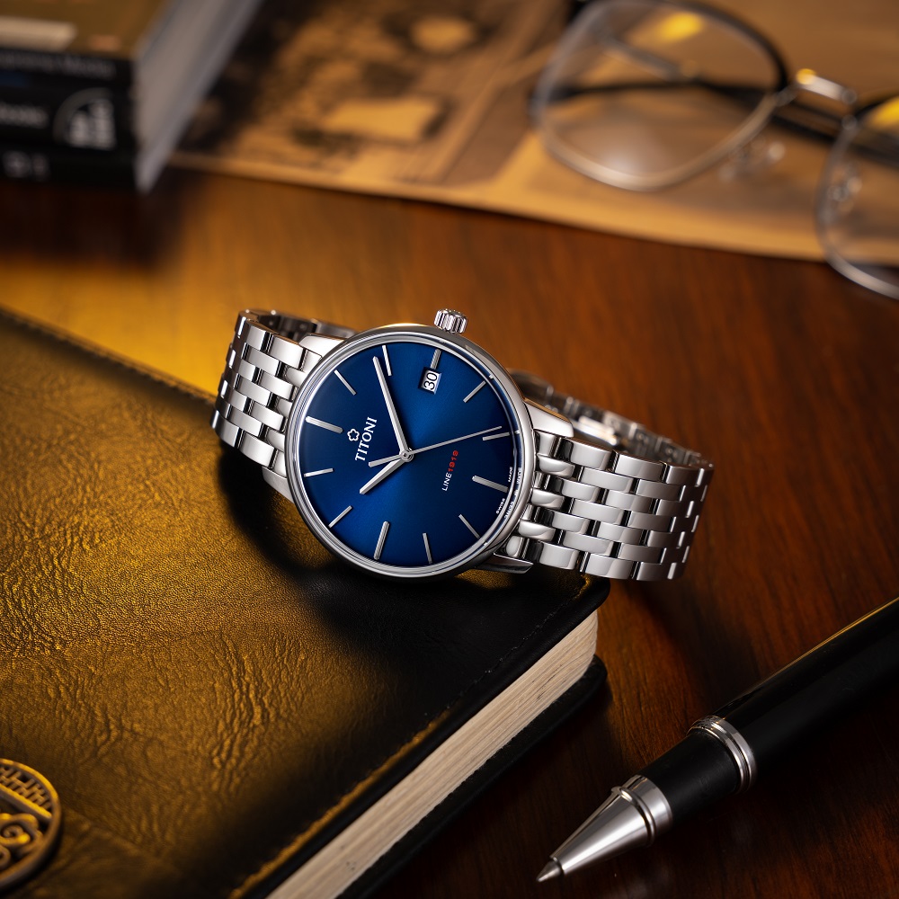 Lớp kính Sapphire trong suốt của Titoni Line 1919 83919 S-612