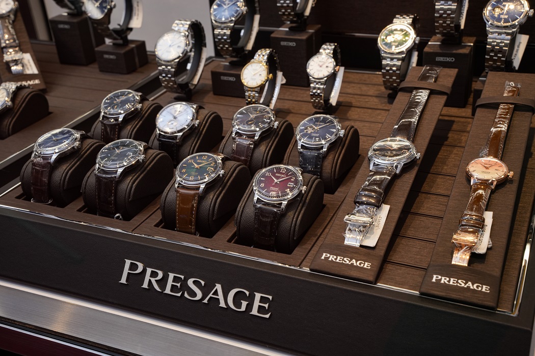 Tiêu chuẩn trưng bày, bọc nilon đồng hồ Seiko