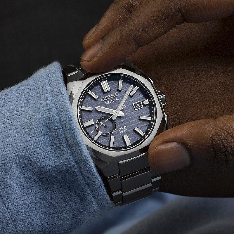 Seiko Astron sử dụng công nghệ GPS Solar