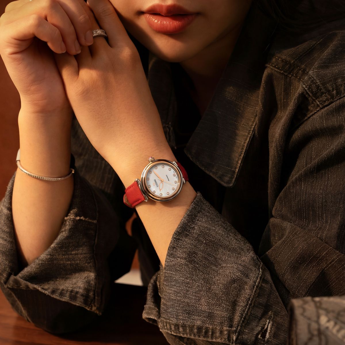 titoni-miss-lovely-23978-srg-str-622-1 Đồng hồ Titoni Miss Lovely 23978-SRG-STR-622 - Ảnh 3