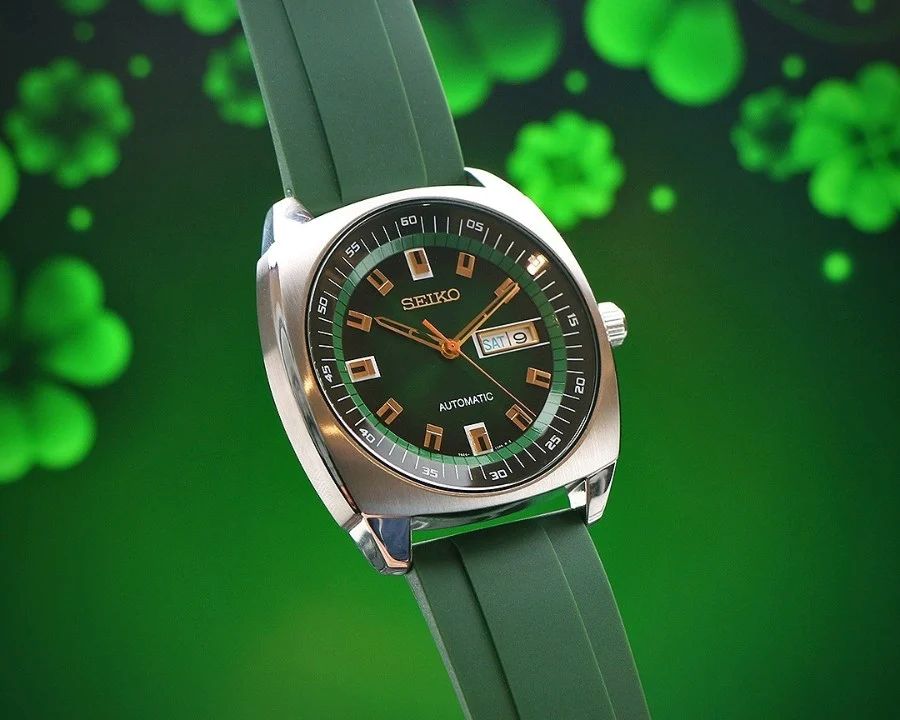 Seiko Recraft nàu xanh lá cây từ màu mặt số đến dây da