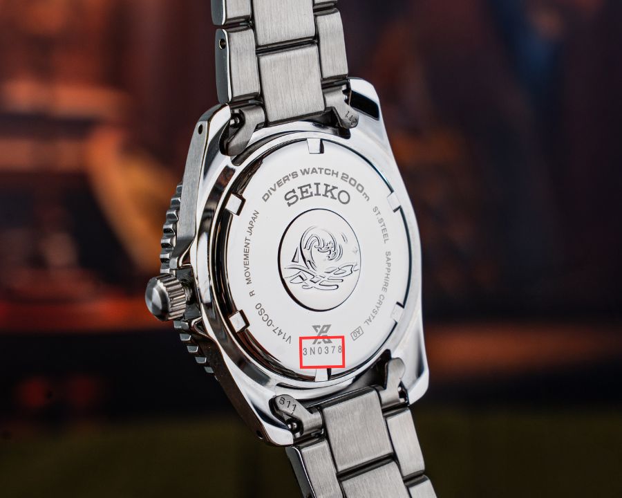 Số Seri đồng hồ Seiko ở mặt sau
