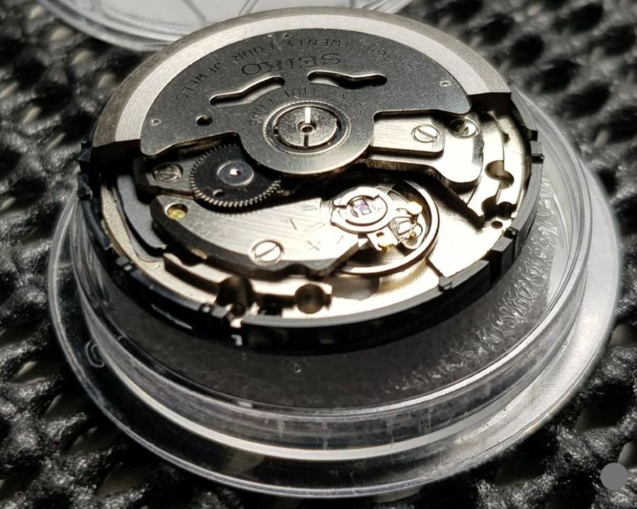 Máy 4R36 trên Seiko Recraft