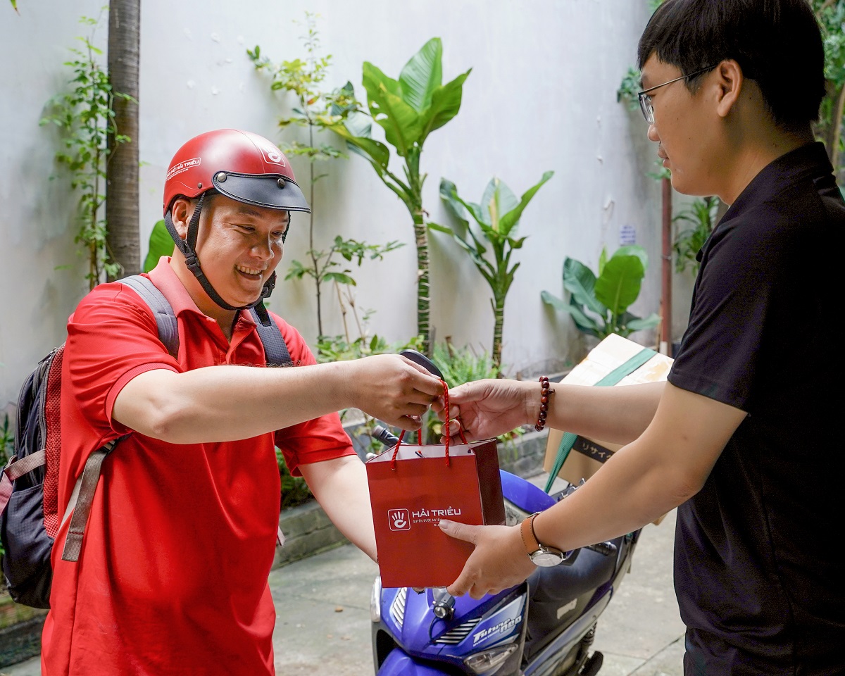 Đồng Hồ Hải Triều miễn phí giao hàng khi mua online trên toàn quốc