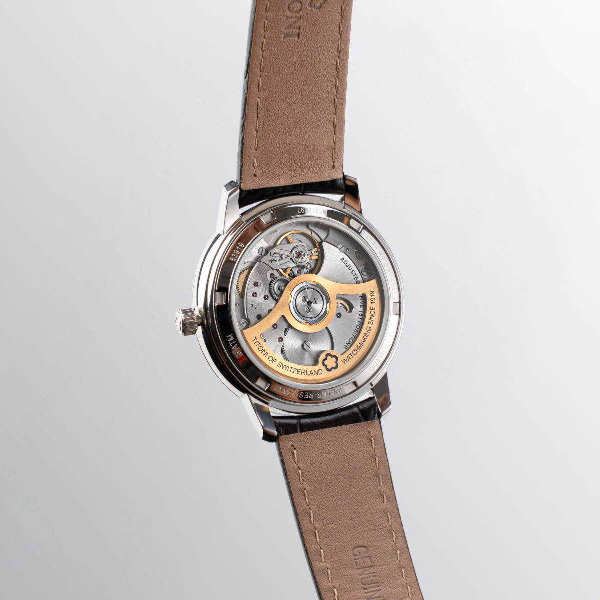 Titoni Line 1919 sở hữu bộ máy T10 - Dấu ấn chế tác 106 năm