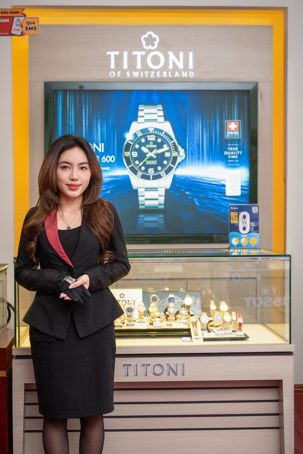 Tủ đồng hồ Titoni tại chuỗi cửa hàng Đồng Hồ Hải Triều