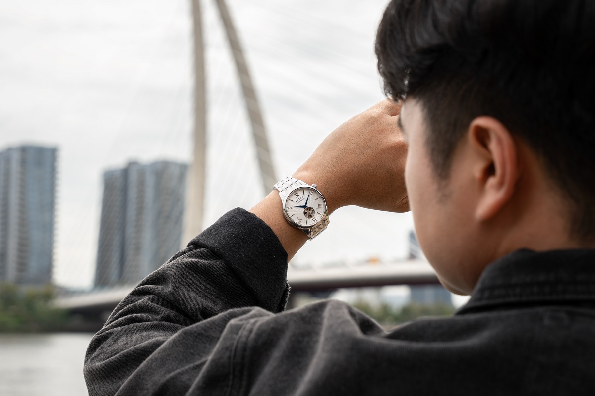 Đồng hồ Citizen Open Heart NH9130-84A sang trọng 