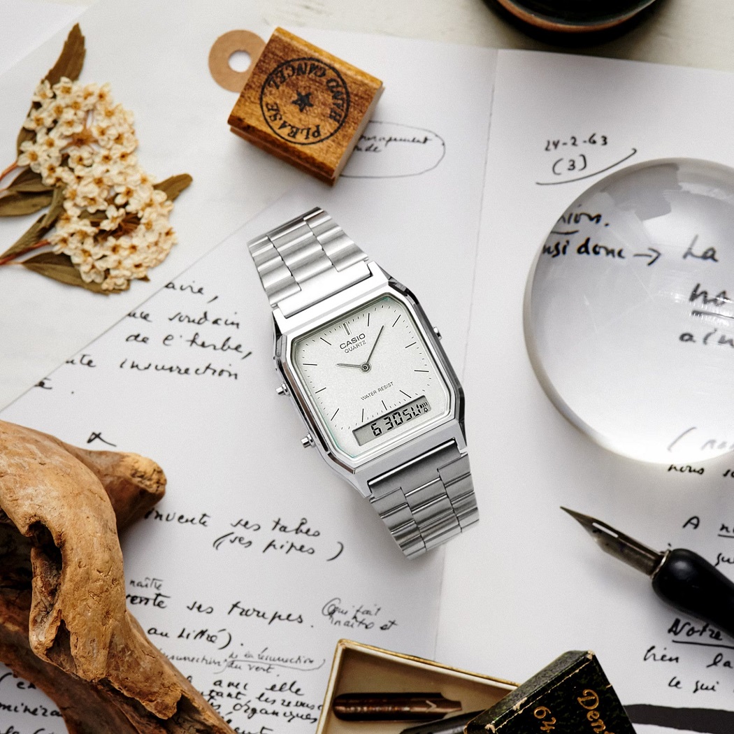 Đồng hồ Casio nữ màu trắng
