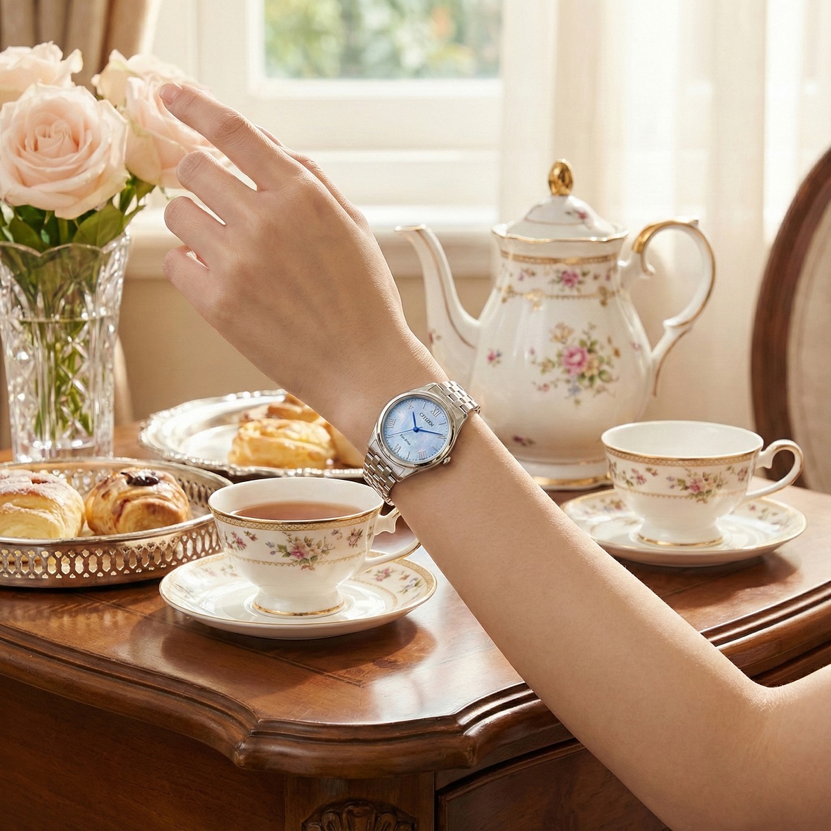 Citizen Eco-Drive nữ EM1140-80D mặt tròn xà cừ nhẹ nhàng