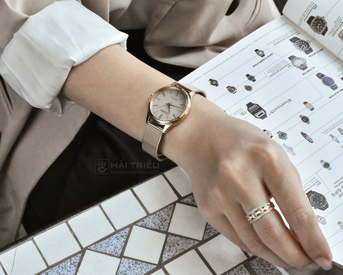 Chọn đồng hồ Citizen Eco-Drive nữ màu vàng hồng cho da tông ấm