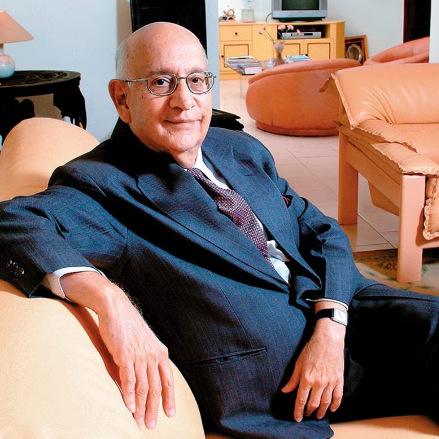 Xerxes Desai - CEO đầu tiên của Titan