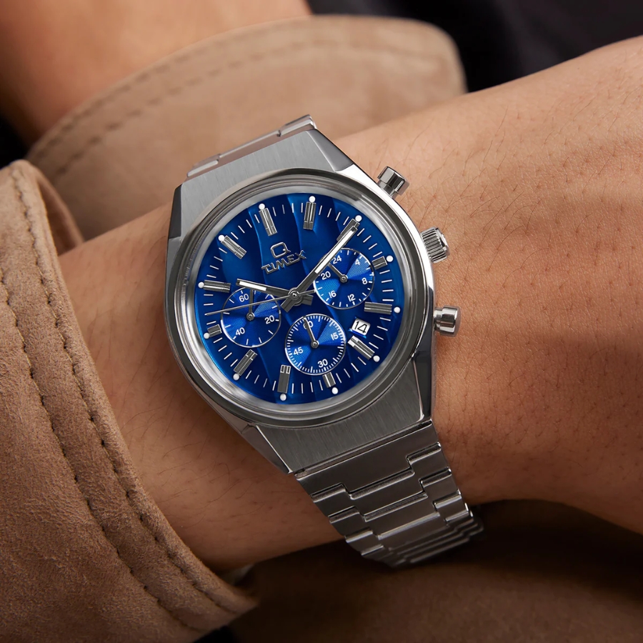 Đồng hồ Timex có vỏ bằng thép không gỉ