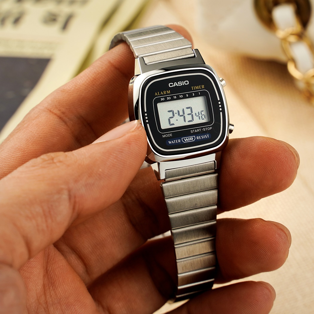 Đồng hồ Casio học sinh dây nhựa màu hồng