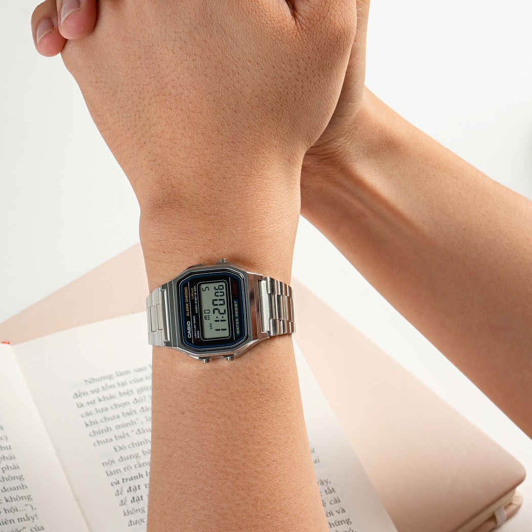 Trên tay mẫu đồng hồ Casio học sinh 