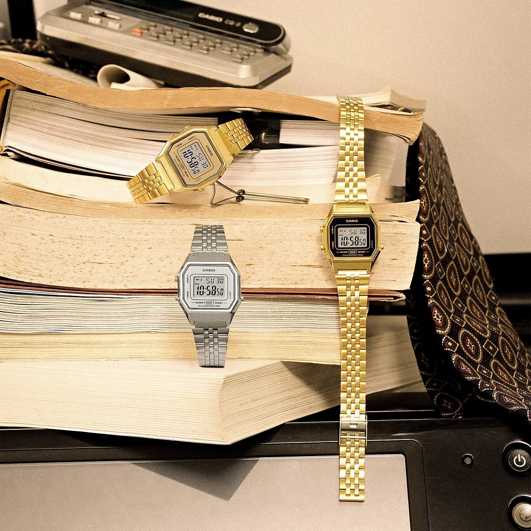 Đồng hồ Casio mặt chữ nhật LA680