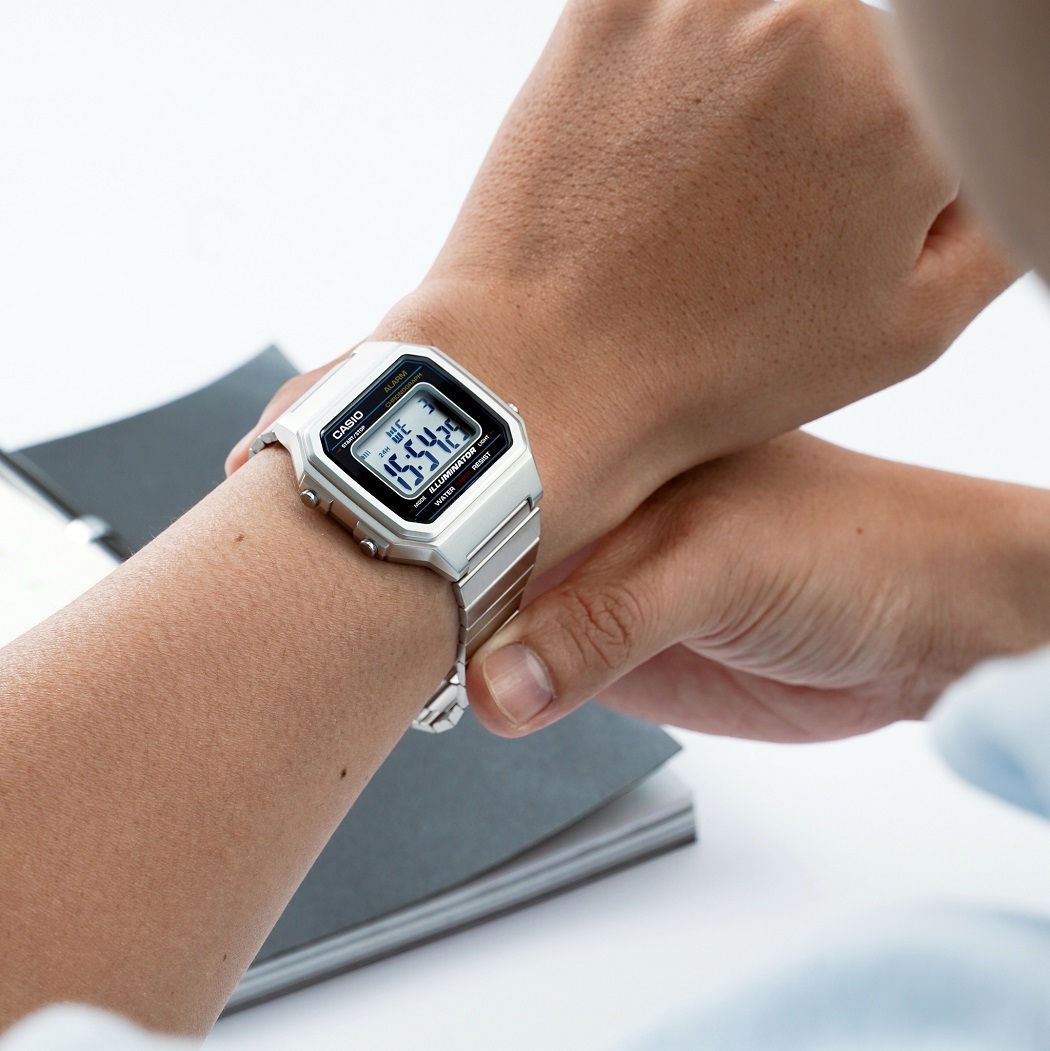 Đồng hồ Casio mặt vuông nam