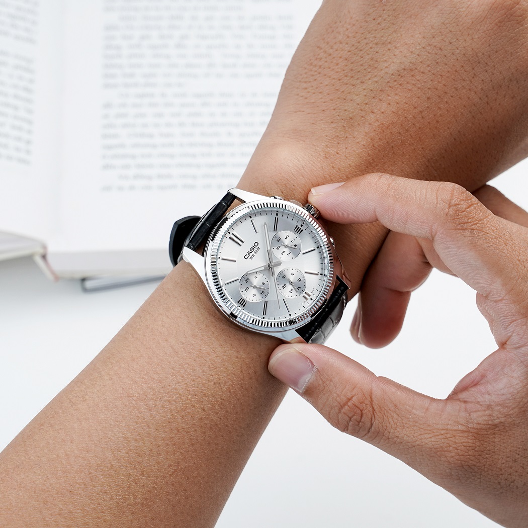 Đồng hồ Casio nam 6 kim