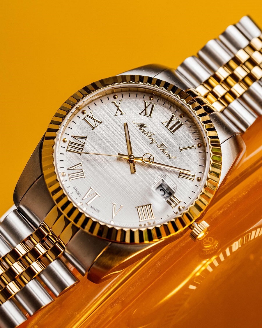 Cầm trên tay chiếc đồng hồ của Alex_WatchHunter (Thành viên diễn đàn WatchUSeek)