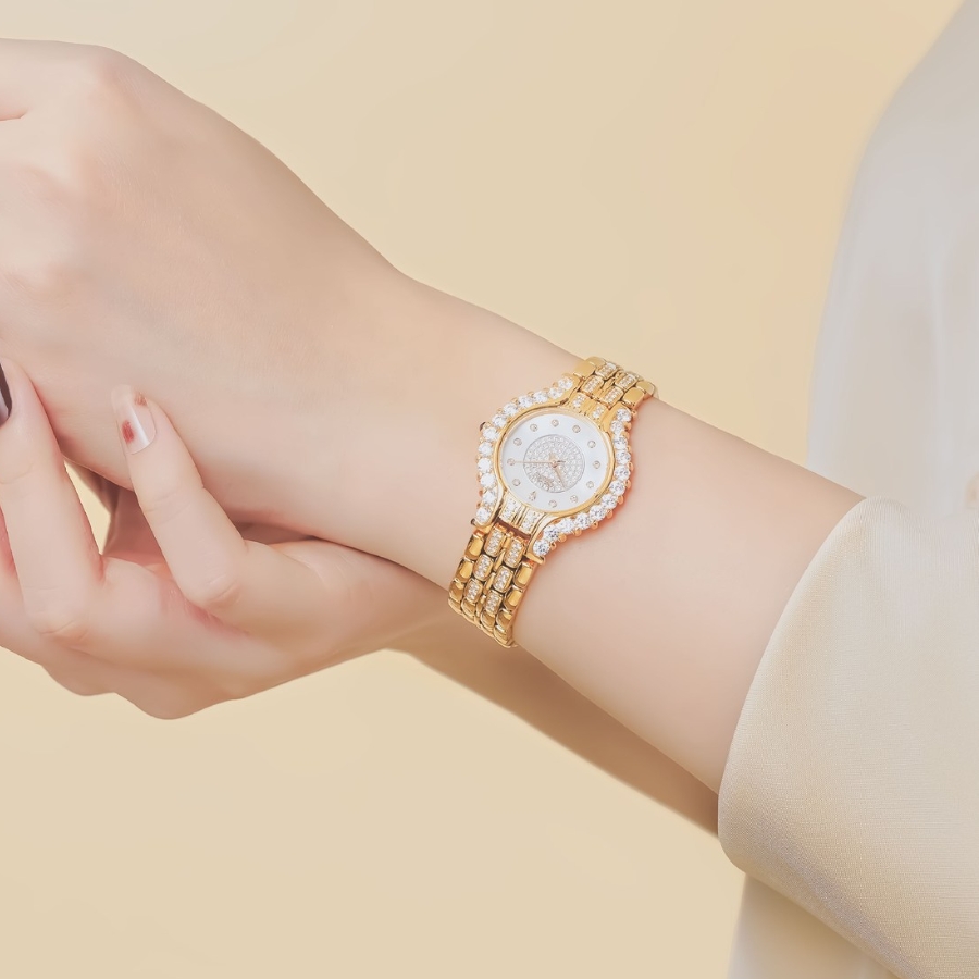 Mẫu đeo đồng hồ Ogival nữ