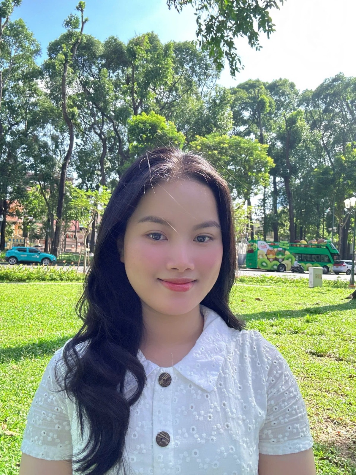 Tác giả Hồng Nhi