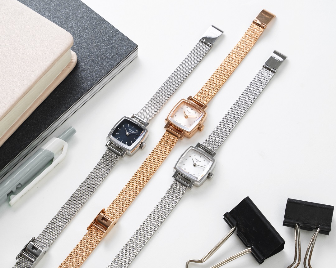Ảnh chụp thực tế tất cả các phiên bản Tissot Lovely Square dây kim loại