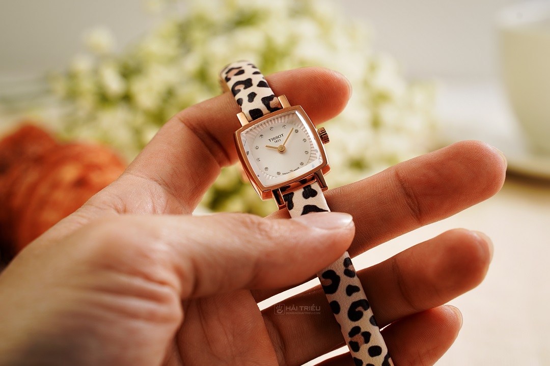 Thiết kế đồng hồ Tissot Lovely Square Leather Strap