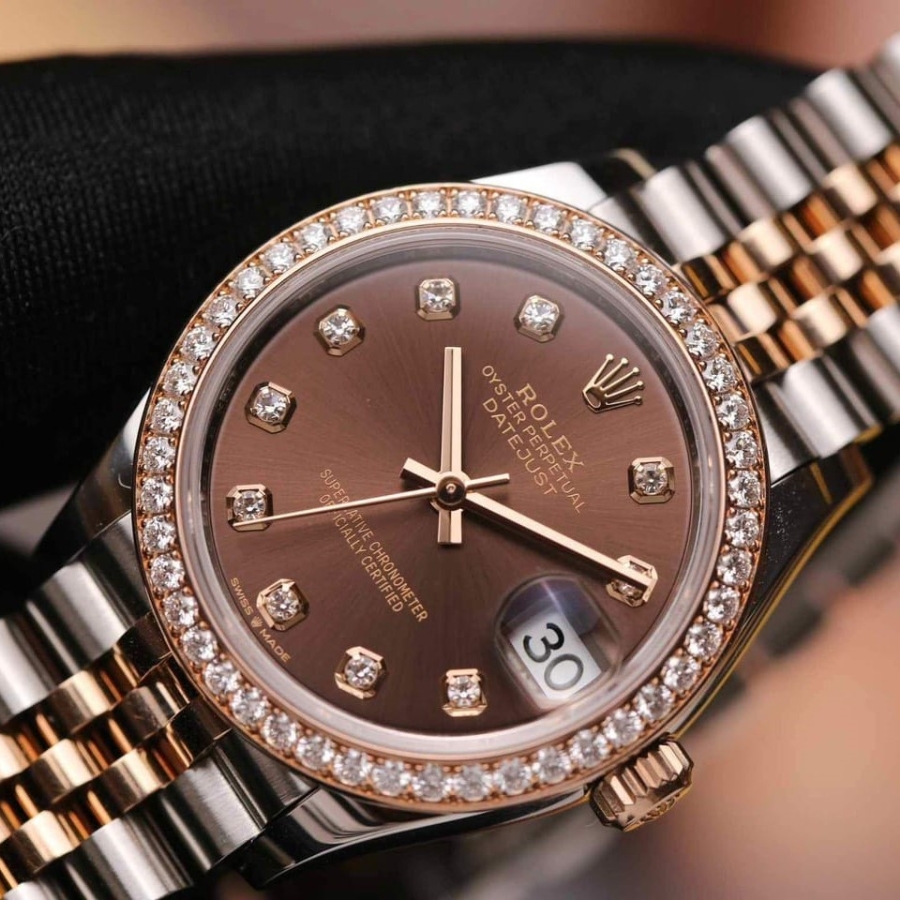 Tiêu chuẩn Superlative Chronometer trên mặt số Rolex Datejust
