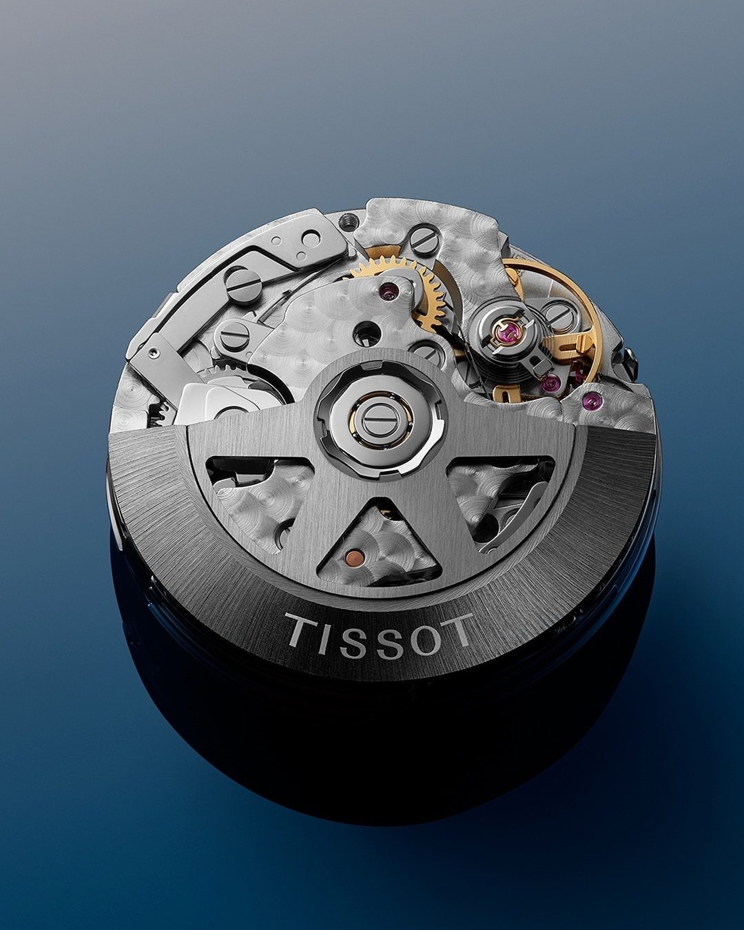 ETA (trực thuộc Swatch Group) là nhà cung cấp bộ máy cho thương hiệu Tissot