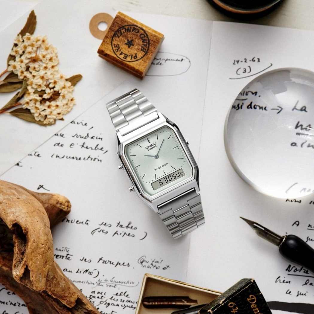 Đồng hồ Casio nữ dây kim loại mặt vuông