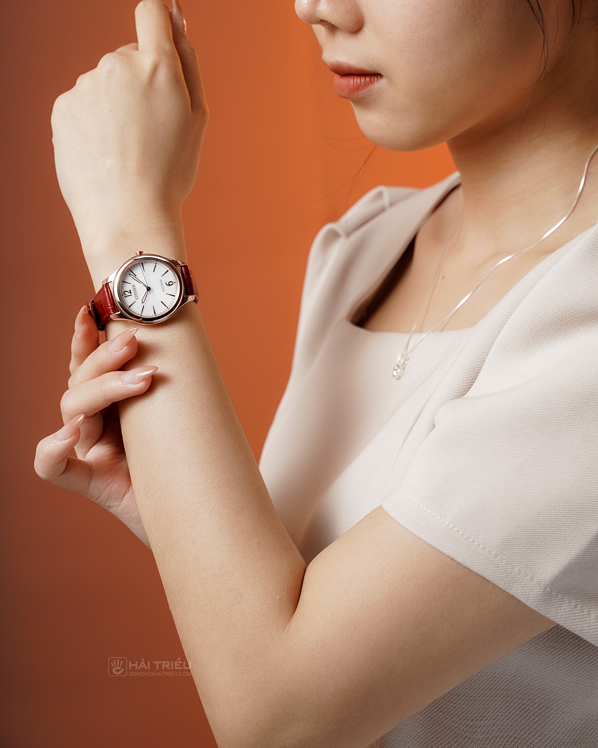 Citizen EM0508-12A - Dây da đỏ cá tính