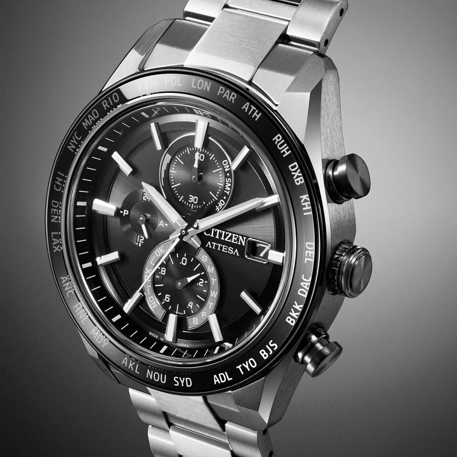 Chiếc Citizen đồng hồ Eco-Drive có chức năng World Time 3 nút điều chỉnh