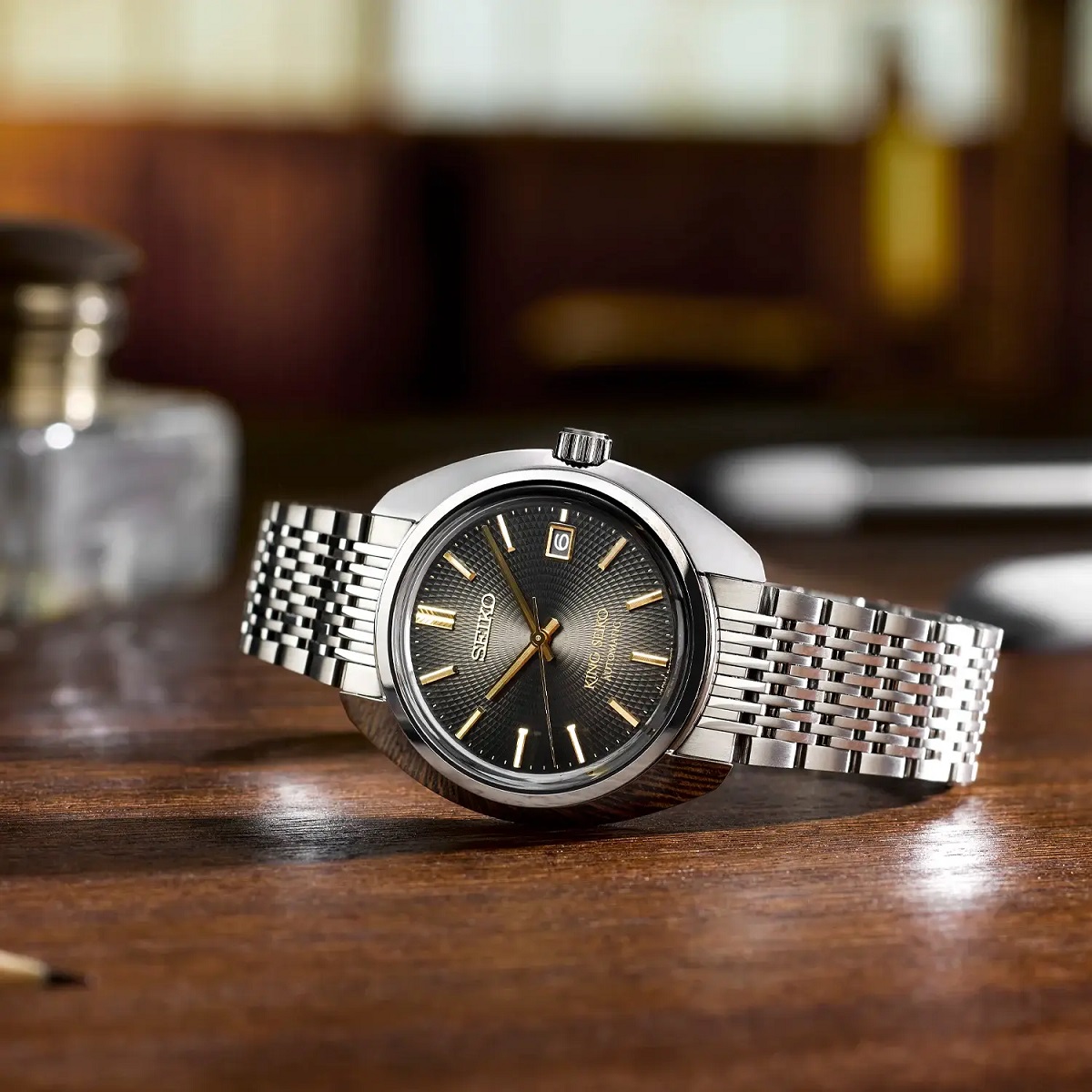dong-ho-king-seiko-sje121j1-phien-ban-gioi-han-800-chiec-8 Đồng hồ King Seiko SJE121J1 phiên bản kỷ niệm 145 năm, giới hạn 800 chiếc - Ảnh 8
