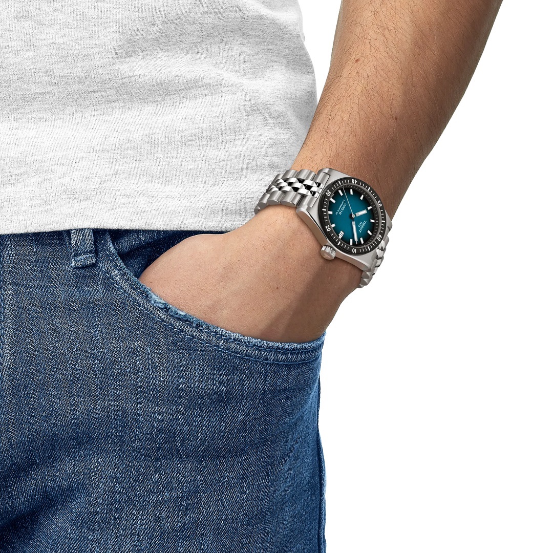 Ảnh thực tế tôi đang đeo chiếc đồng hồ Tissot PRS 516 trên tay