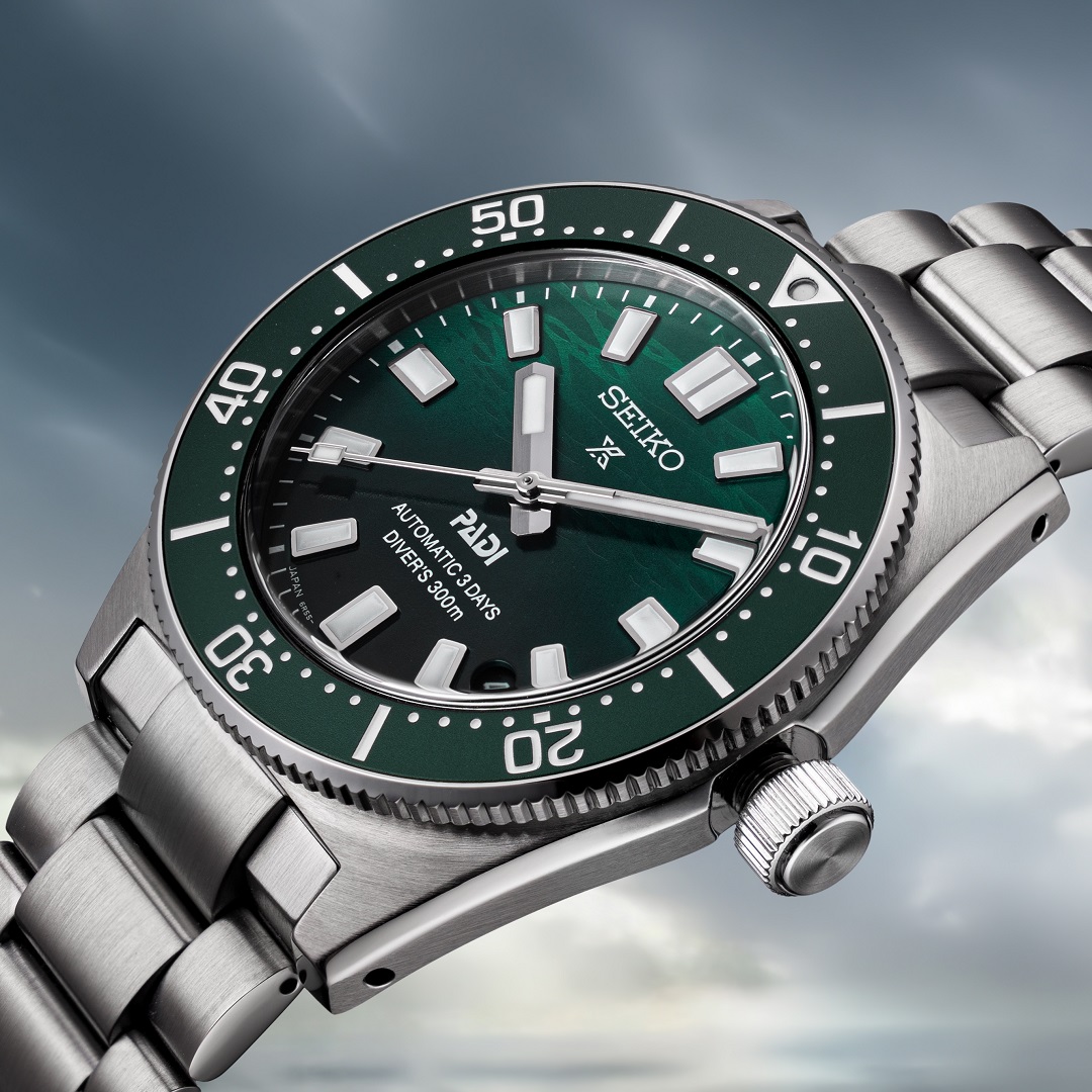 So sánh mặt số Tissot Seastar vs. Seiko Prospex Diver