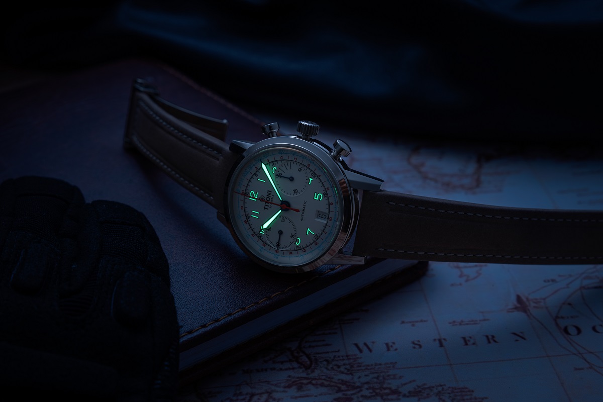 Dạ quang cao cấp Super-LumiNova® màu “Old Radium” mang lại vẻ đẹp hoài cổ