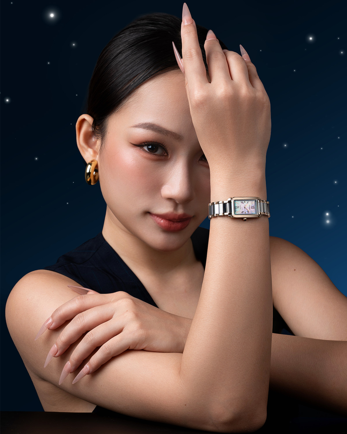 Đồng hồ Citizen nữ sapphire có thể bị vỡ