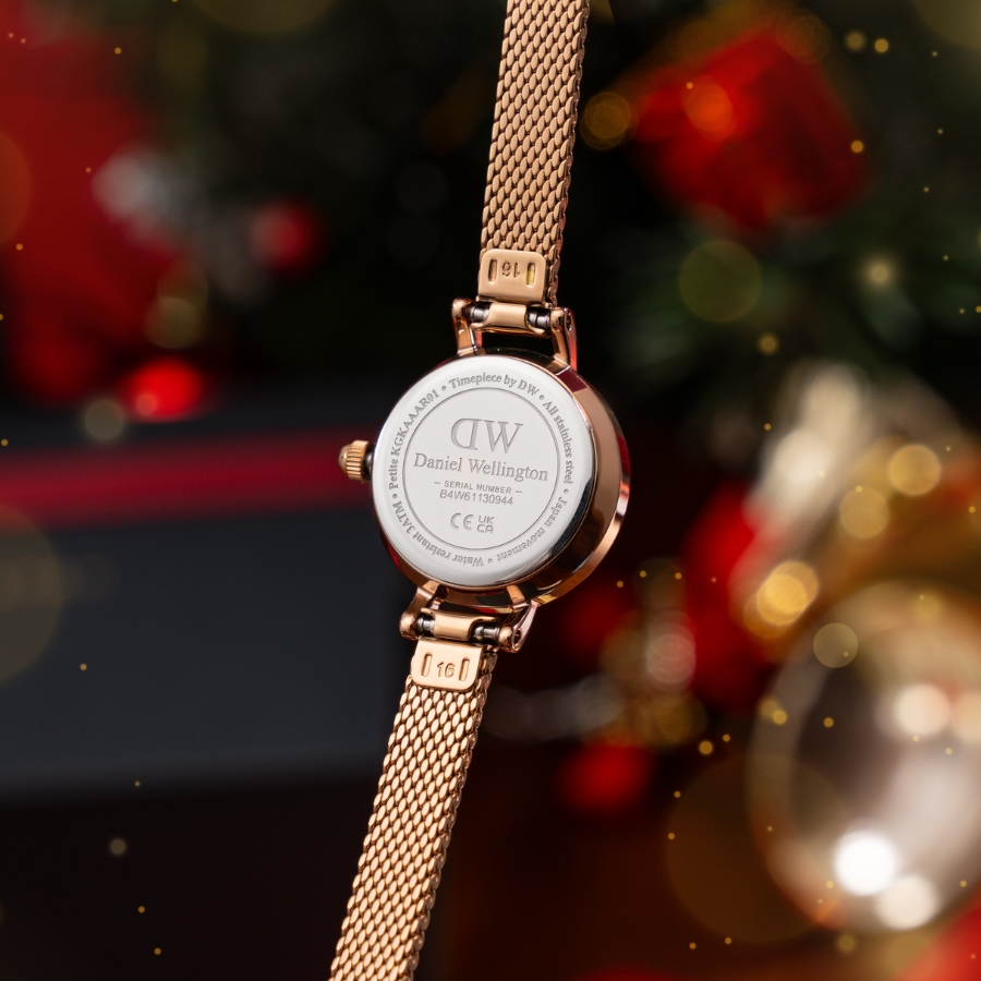 Check mã code để phân biệt đồng hồ Daniel Wellington thật giả