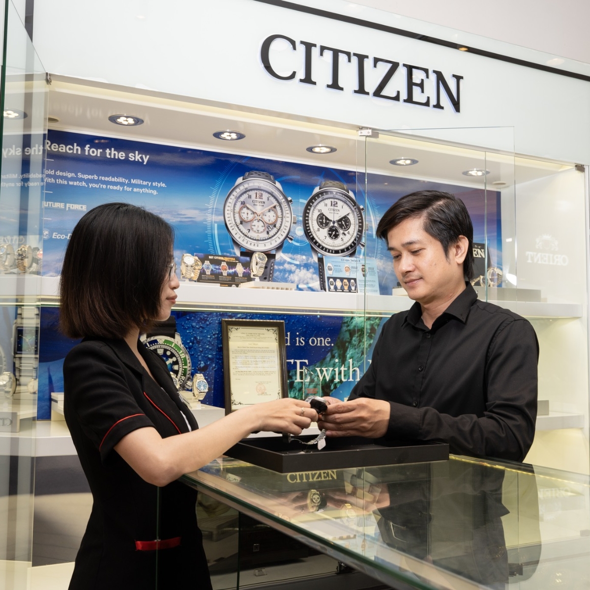 Đồng Hồ Hải Triều là địa chỉ mua sắm đồng hồ nam chính hãng, hoạt động hơn 35 năm