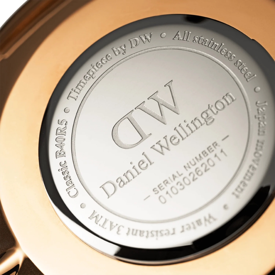 Phân biệt đồng hồ Daniel Wellington qua tem