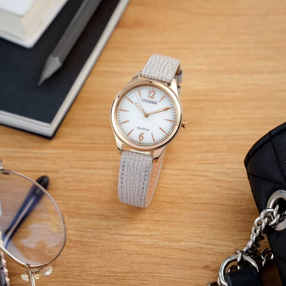 Đồng hồ Citizen EM0509-10A