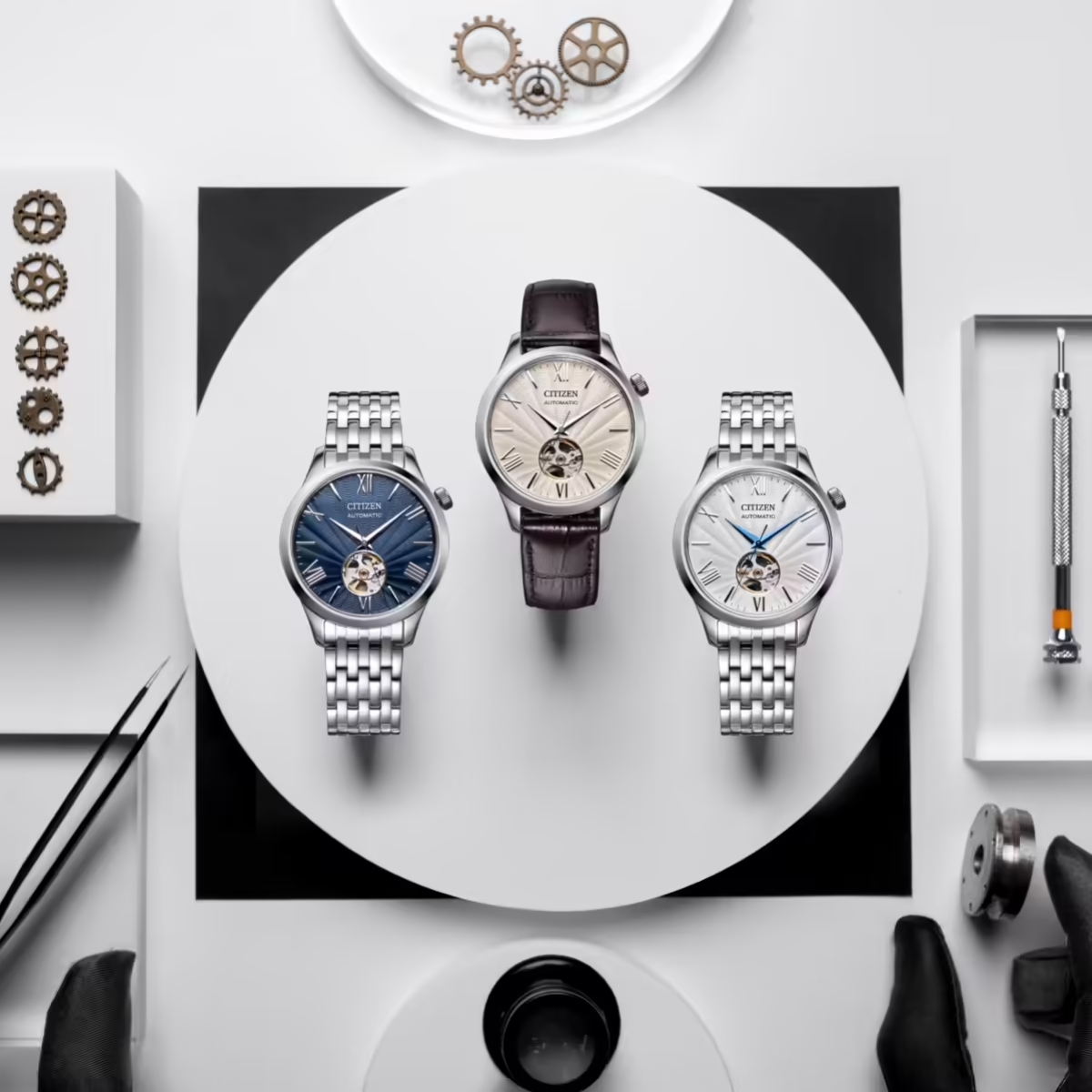 Đồng hồ Citizen Open Heart sử dụng kính sapphire