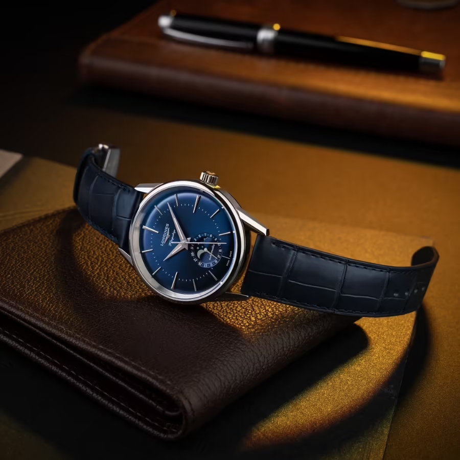 Logo Longines trên mặt số