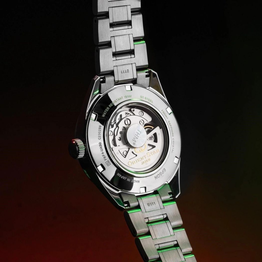 Đồng hồ Automatic với bộ máy cơ khí tinh xảo