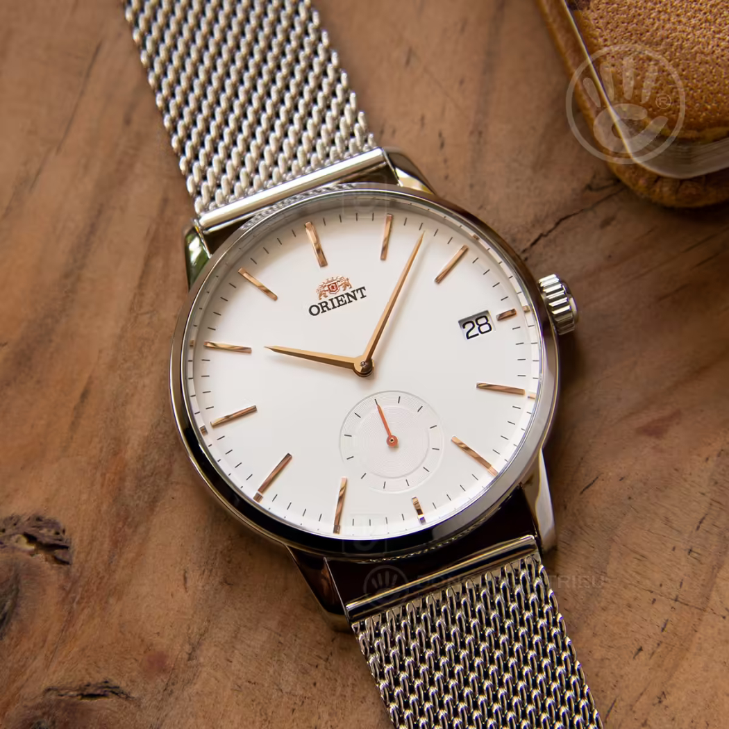 Orient Small Second máy quartz
